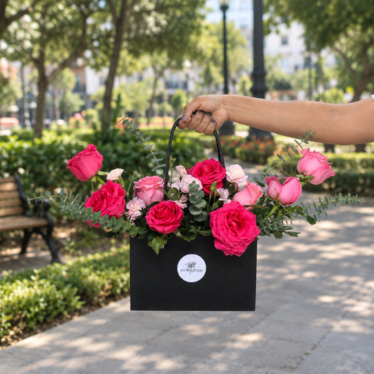 Cartera de Rosas Fucsias y Rosadas